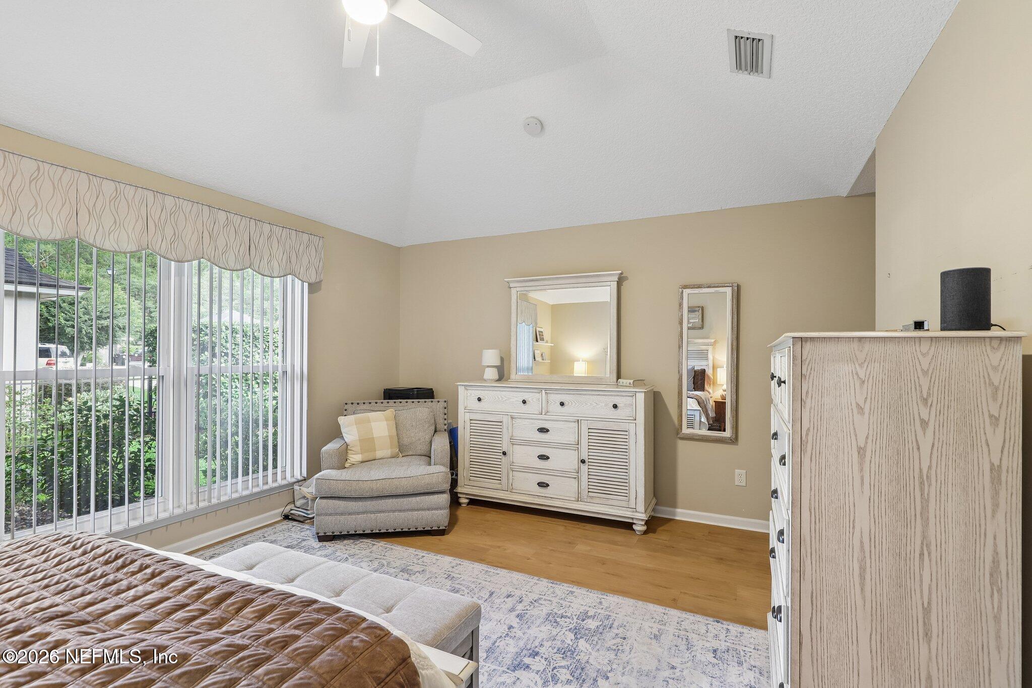 1876 LAKE FOREST Lane