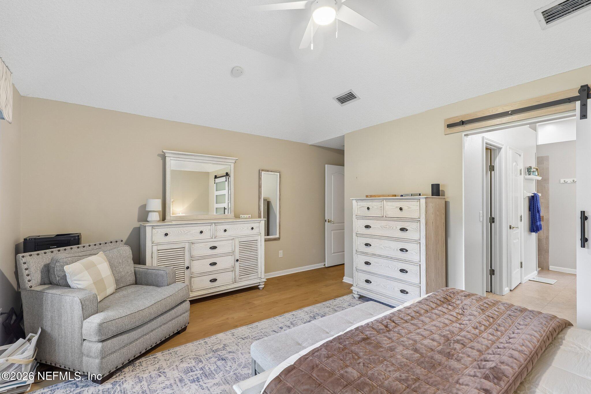 1876 LAKE FOREST Lane