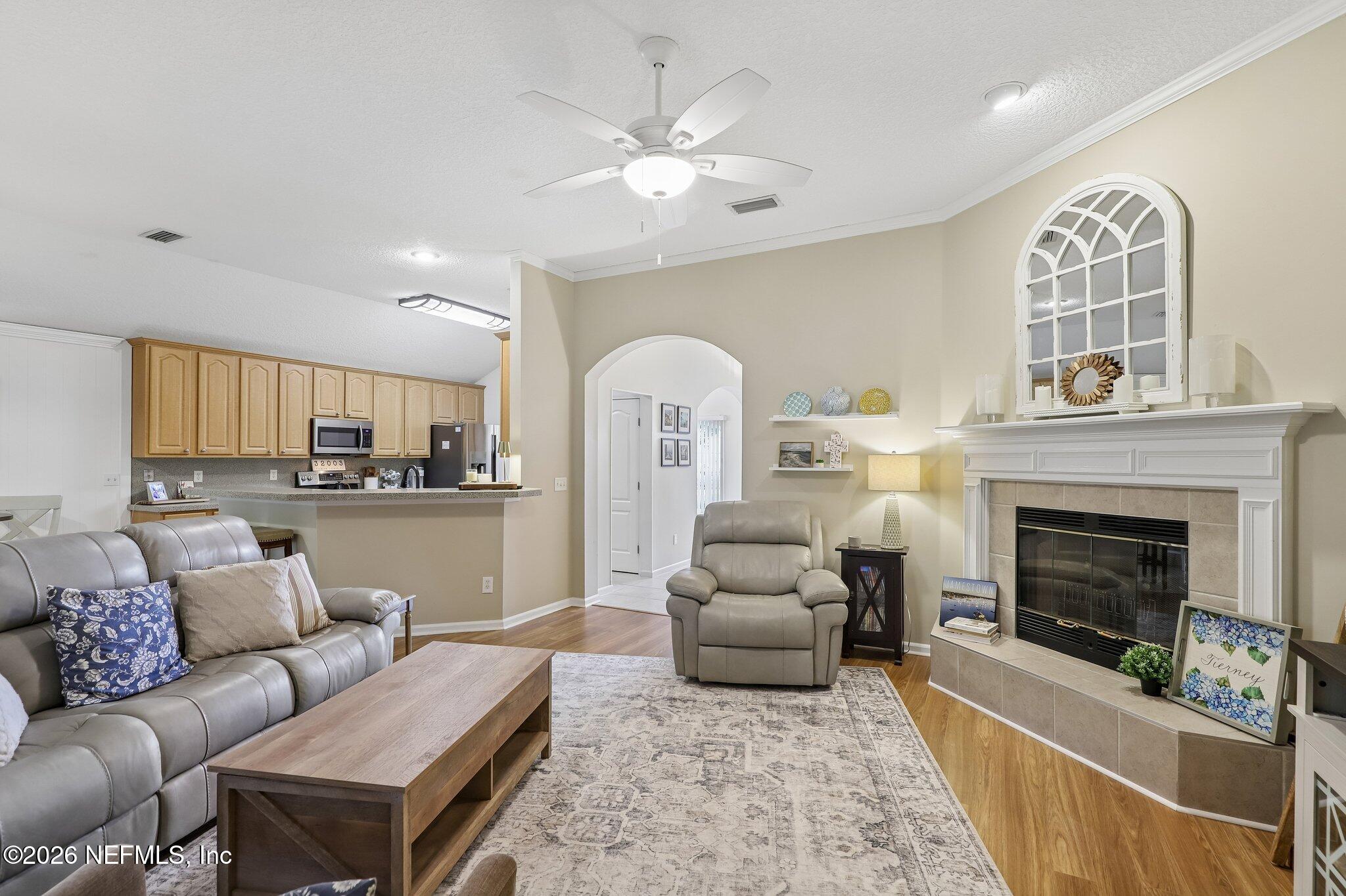 1876 LAKE FOREST Lane