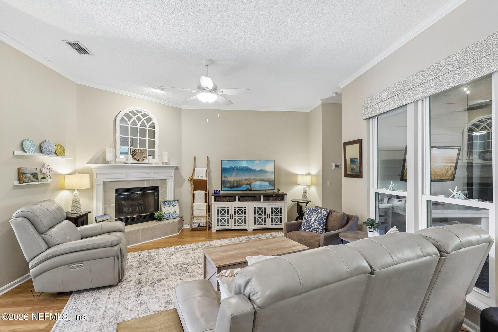 1876 LAKE FOREST Lane