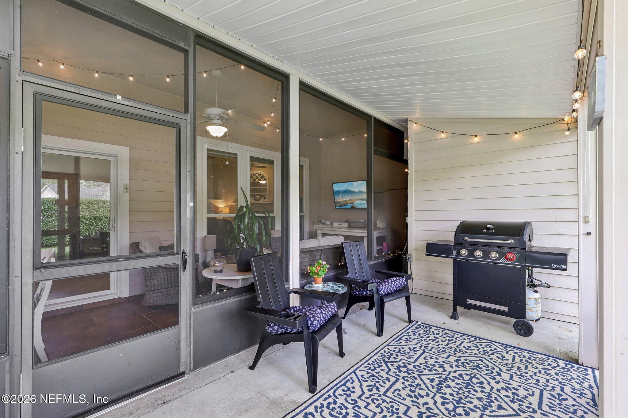 1876 LAKE FOREST Lane