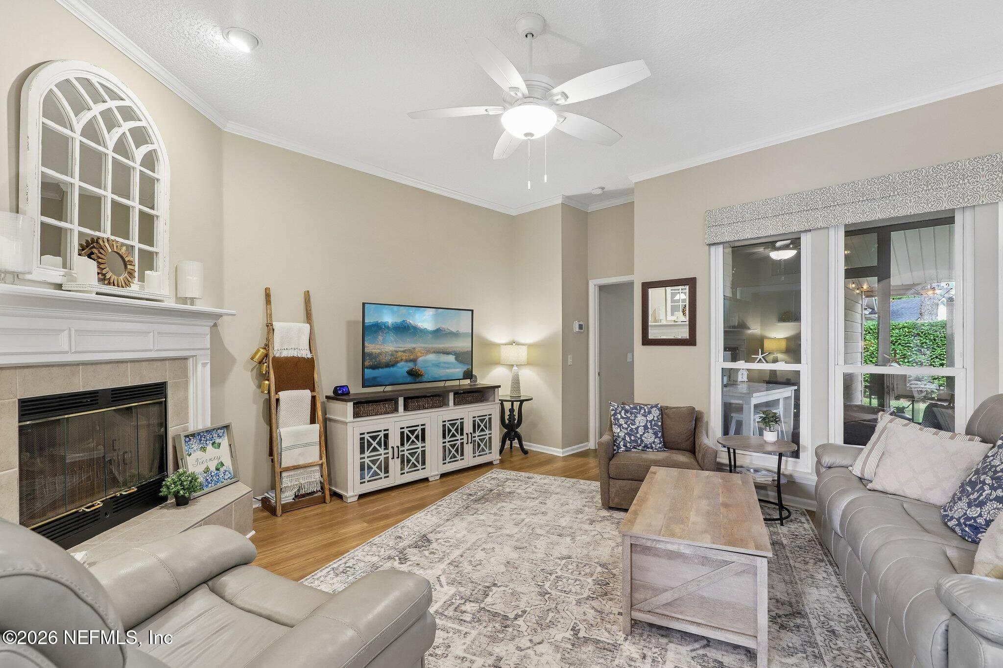 1876 LAKE FOREST Lane