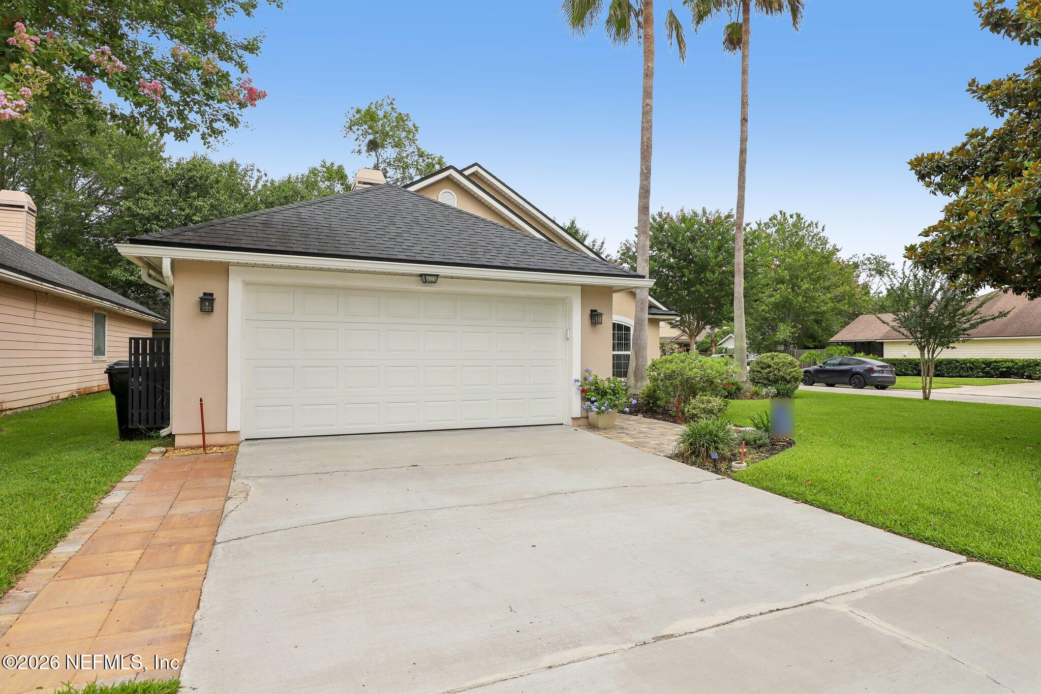 1876 LAKE FOREST Lane