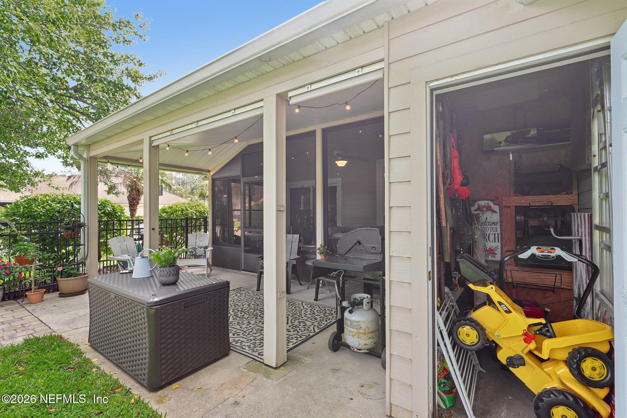 1876 LAKE FOREST Lane