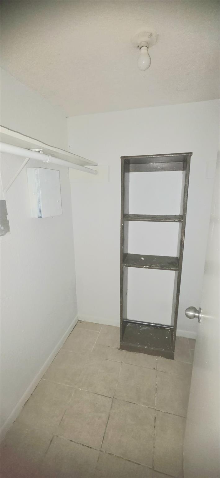 9090 S Braeswood Boulevard # 30