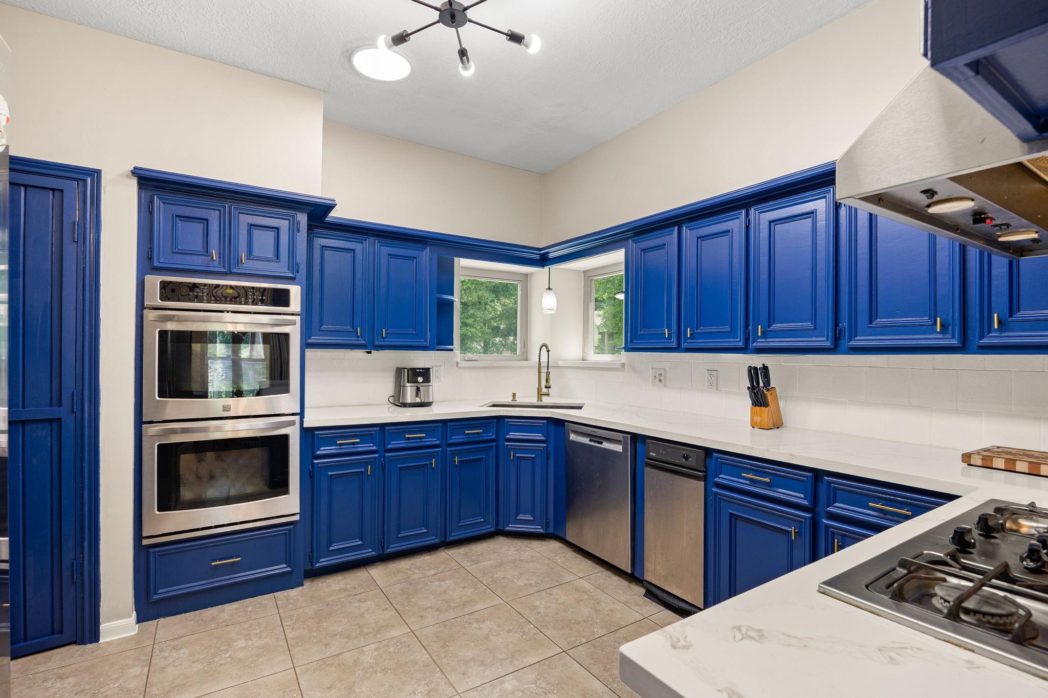 12511 Oak Plaza Drive