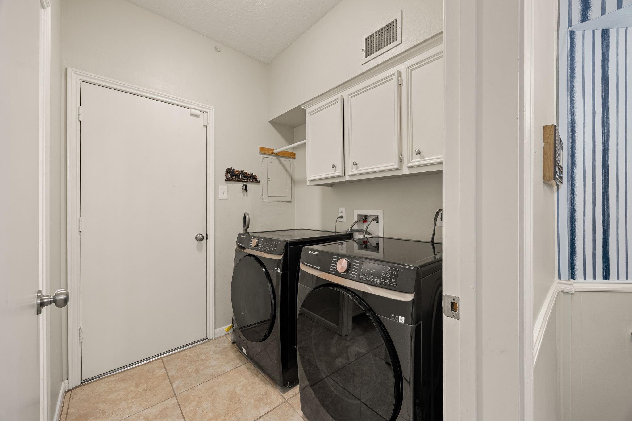 12511 Oak Plaza Drive