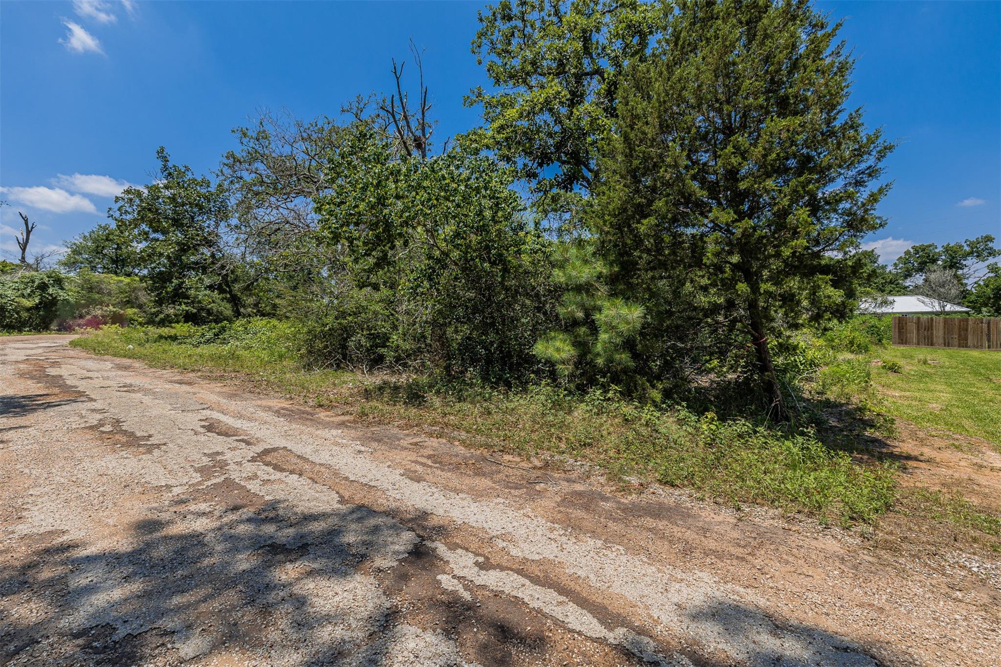 000 Pin Oak Drive