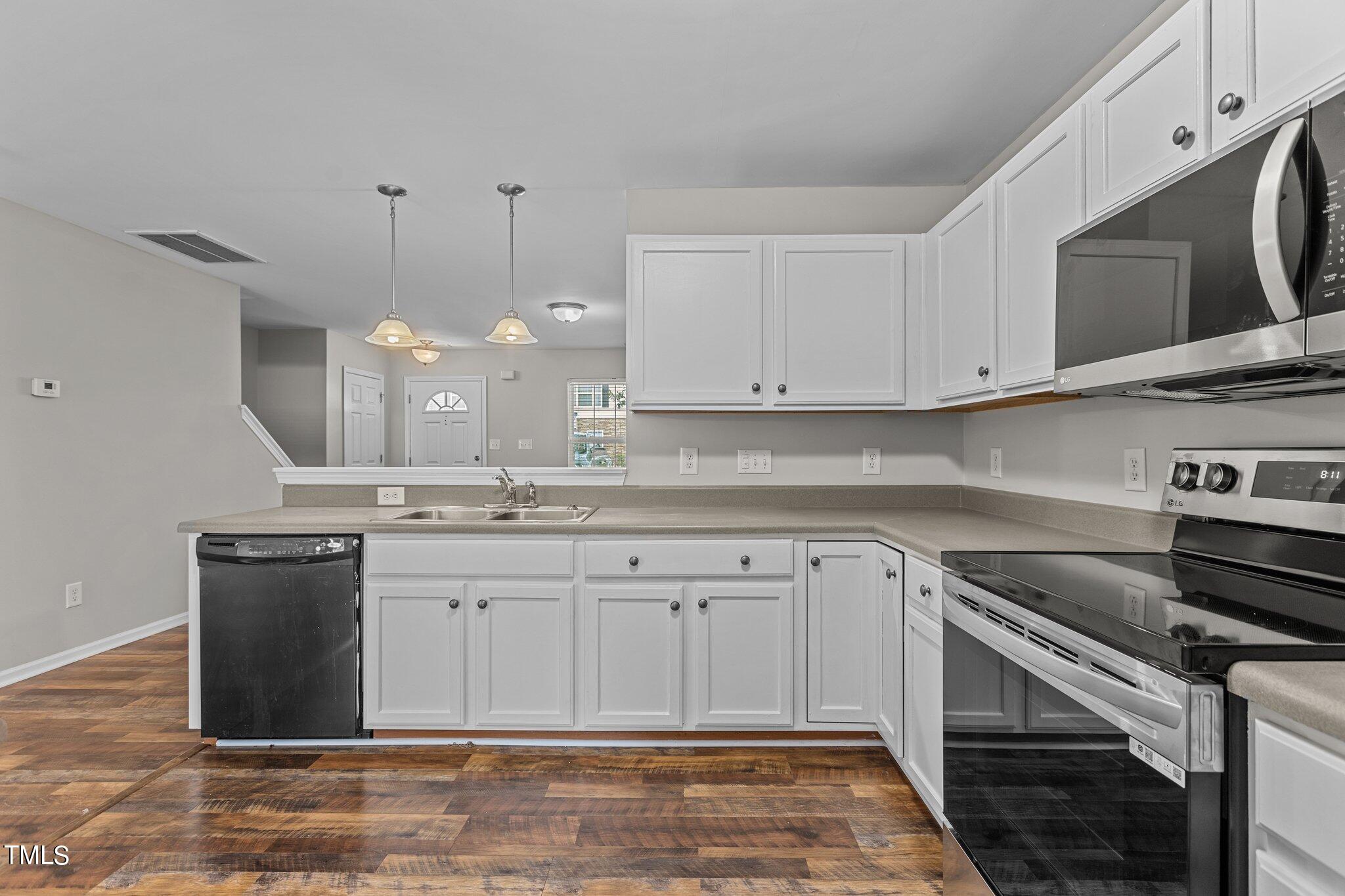 8841 Thornton Garden Lane