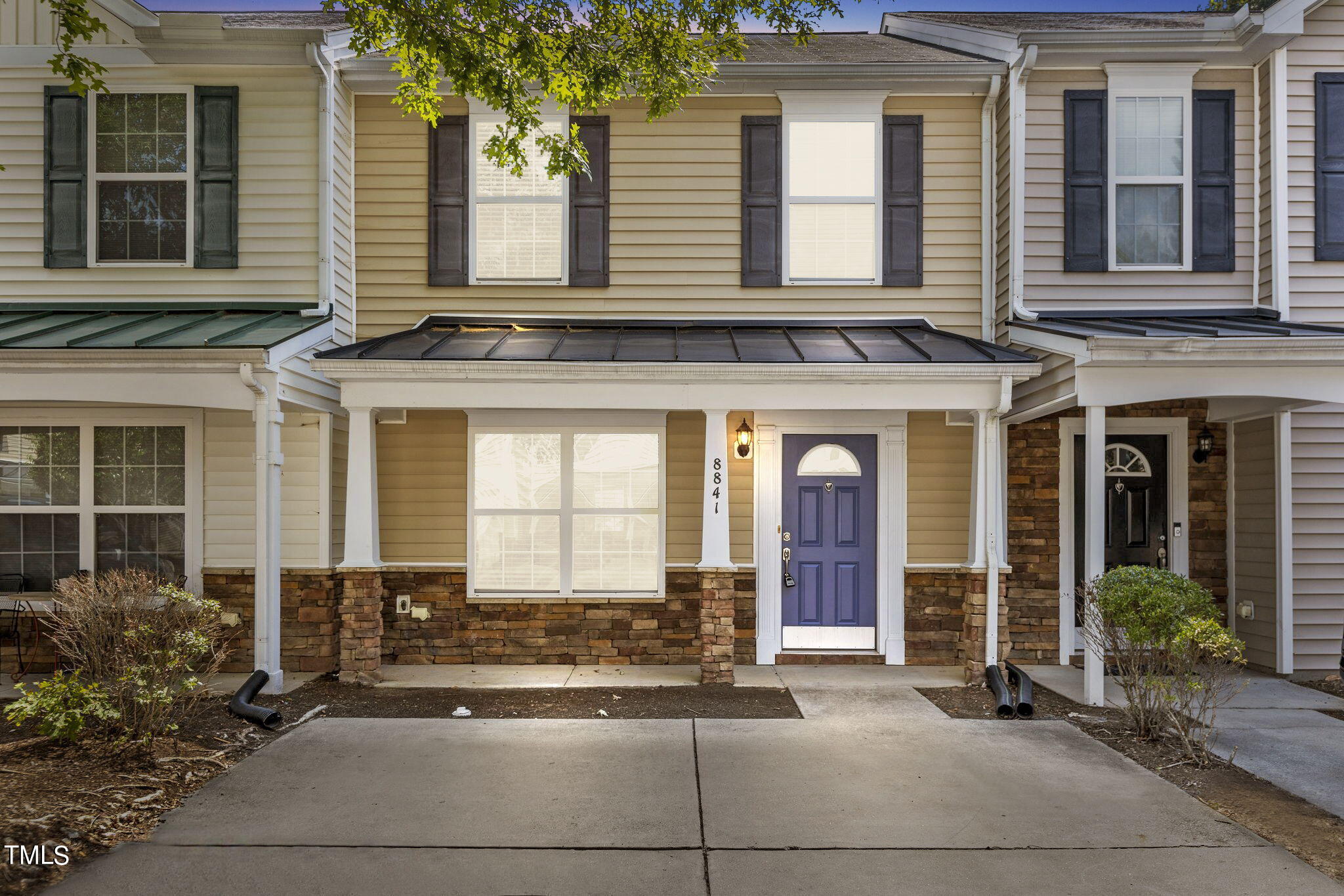 8841 Thornton Garden Lane