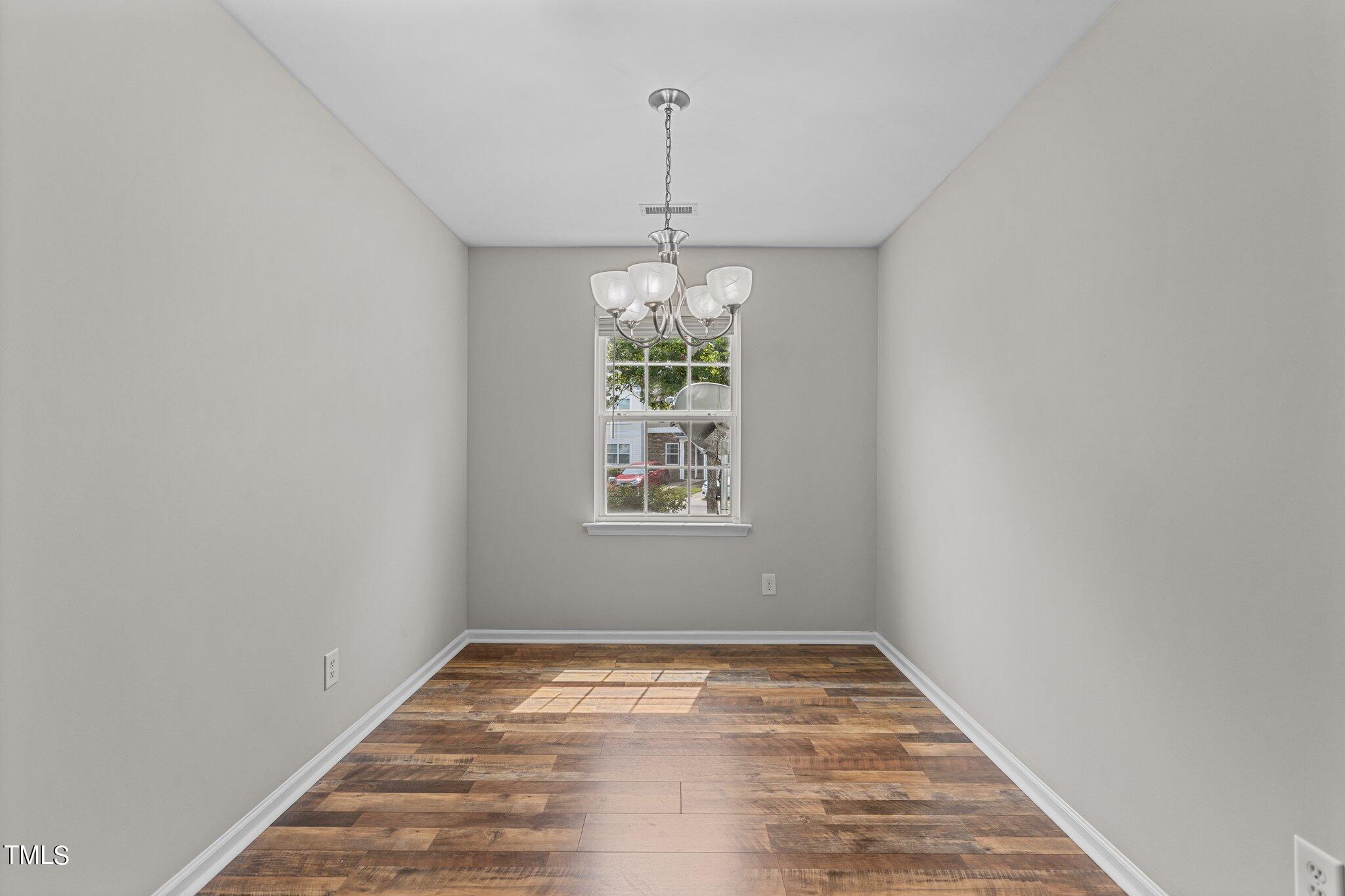 8841 Thornton Garden Lane