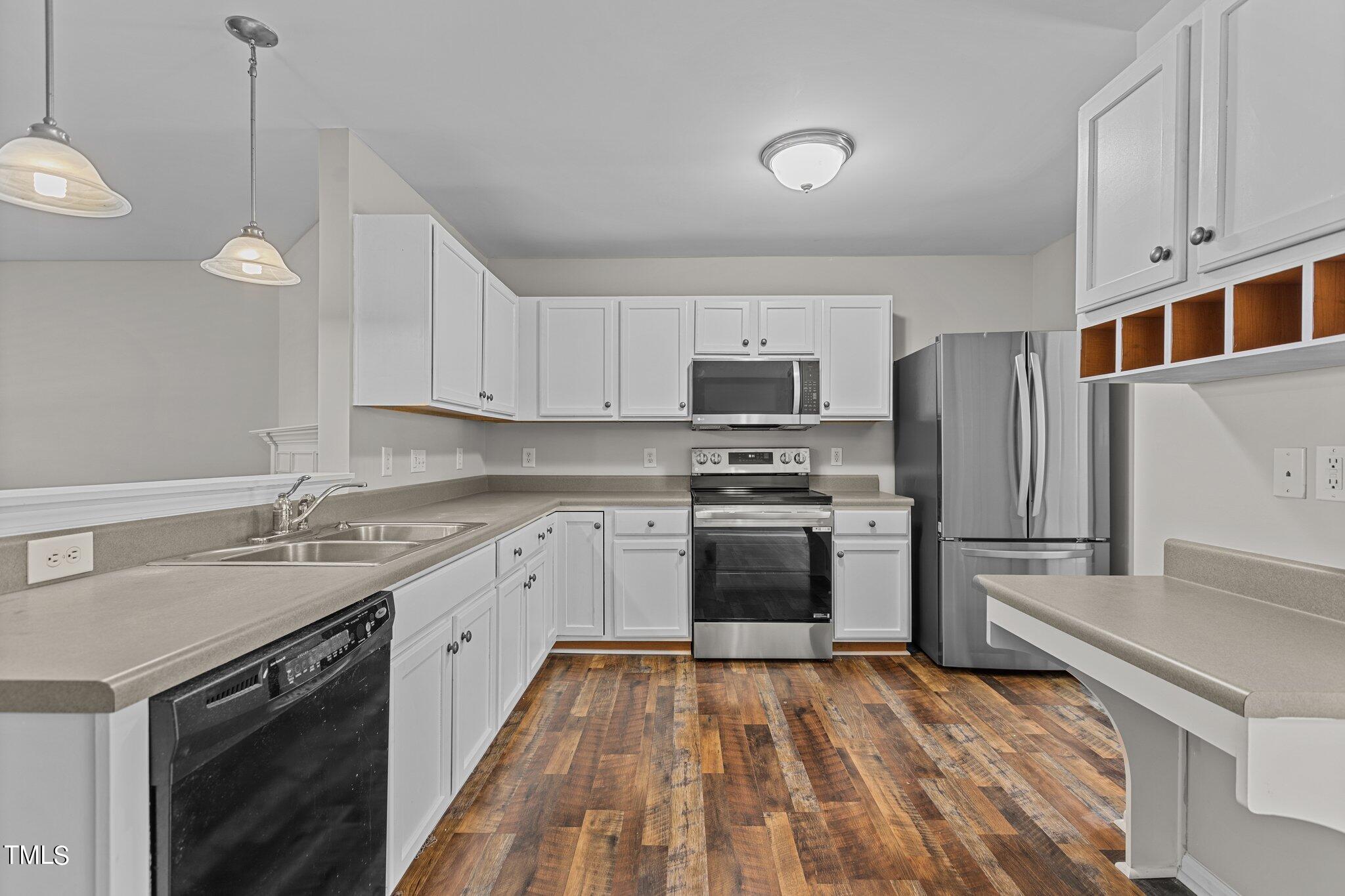8841 Thornton Garden Lane