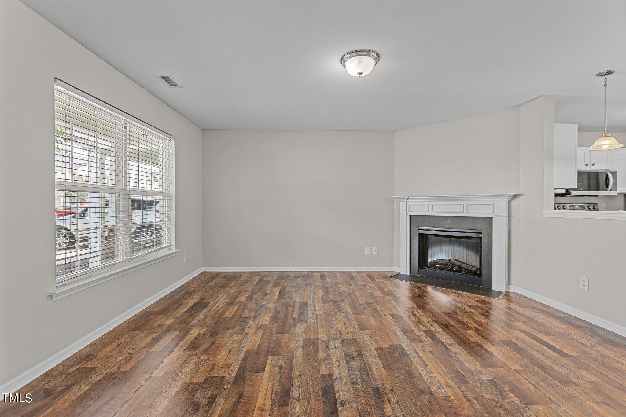 8841 Thornton Garden Lane