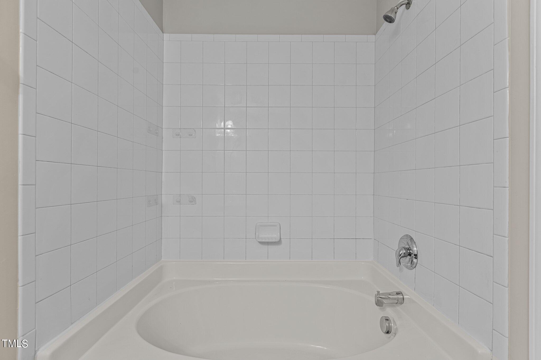 8841 Thornton Garden Lane