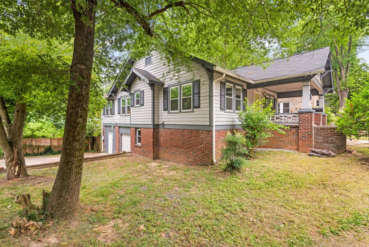 2201 University Drive