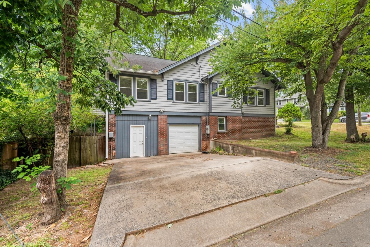 2201 University Drive