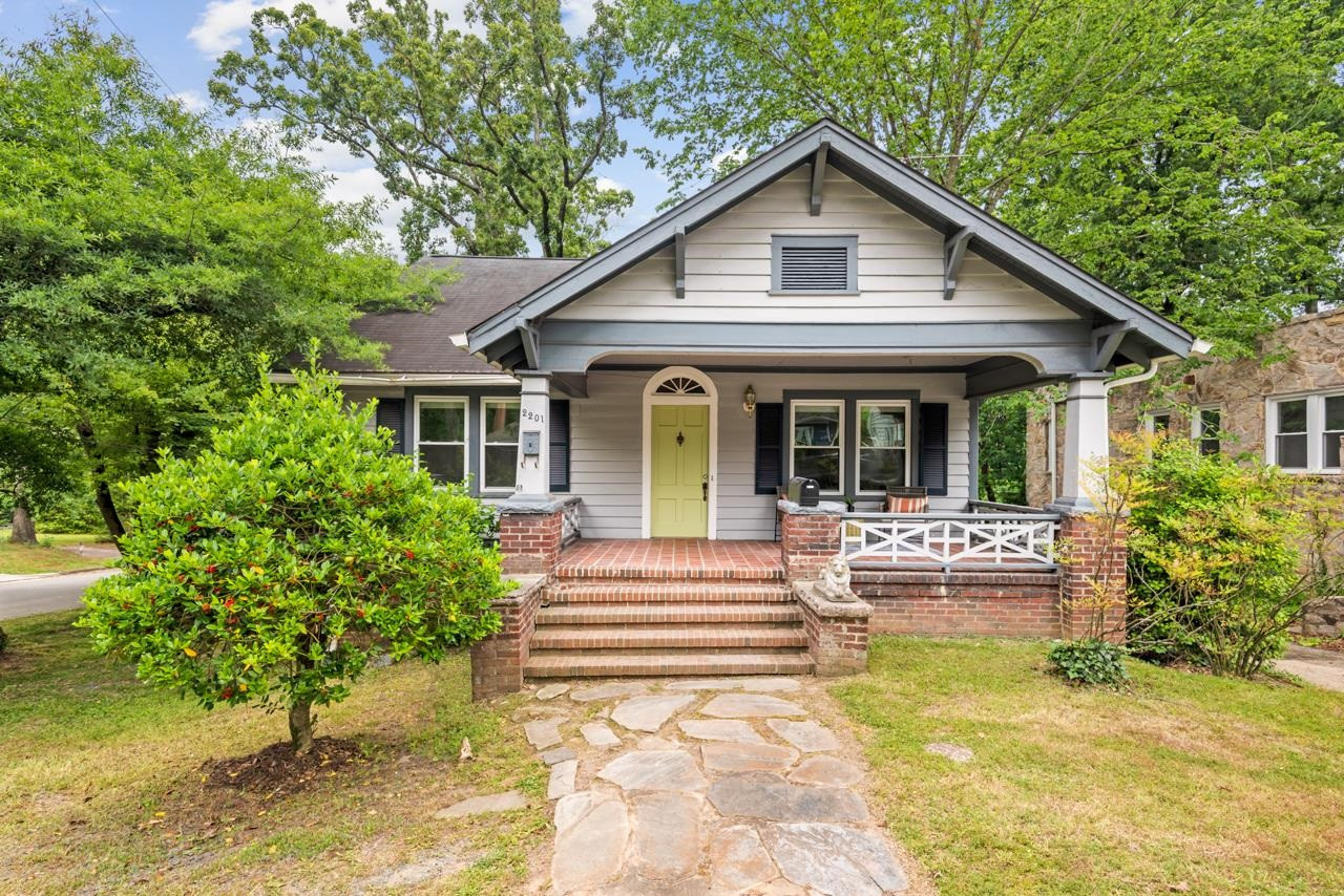 2201 University Drive