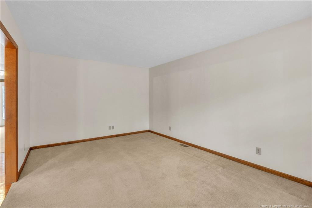 28 Ravens Wood Circle