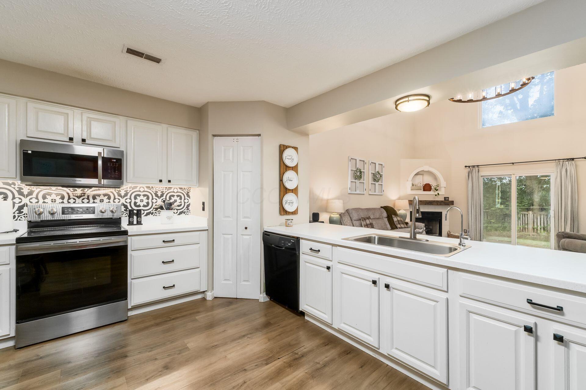 4867 Fosterson Drive