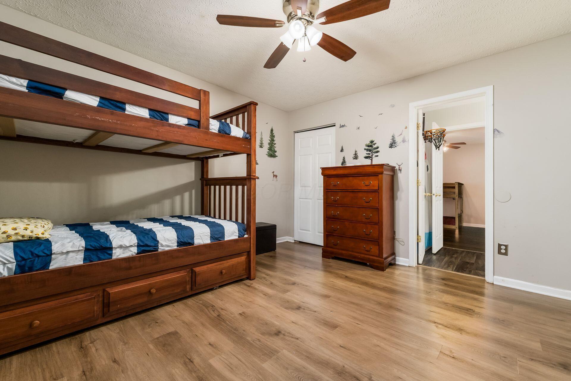 4867 Fosterson Drive