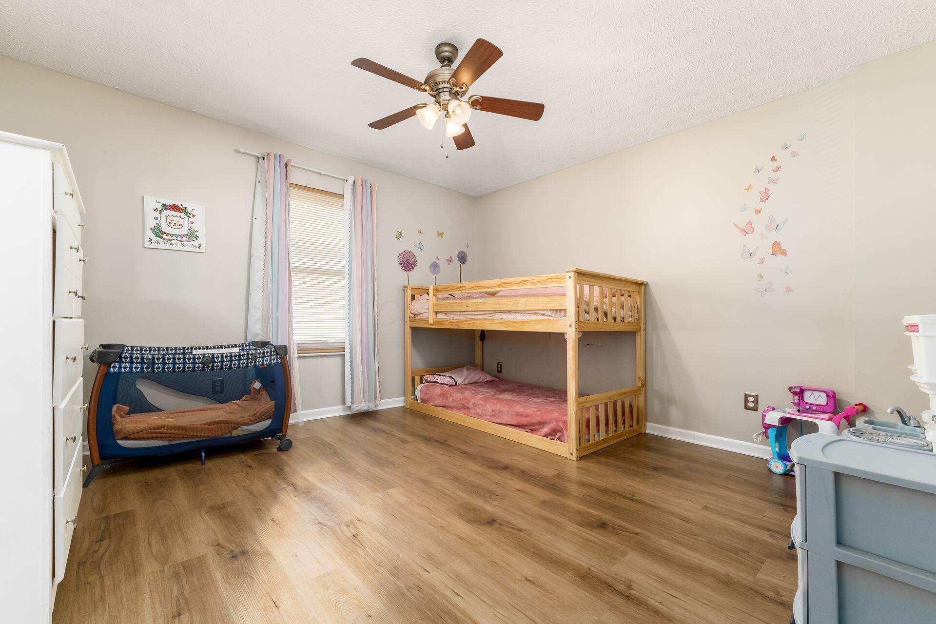 4867 Fosterson Drive