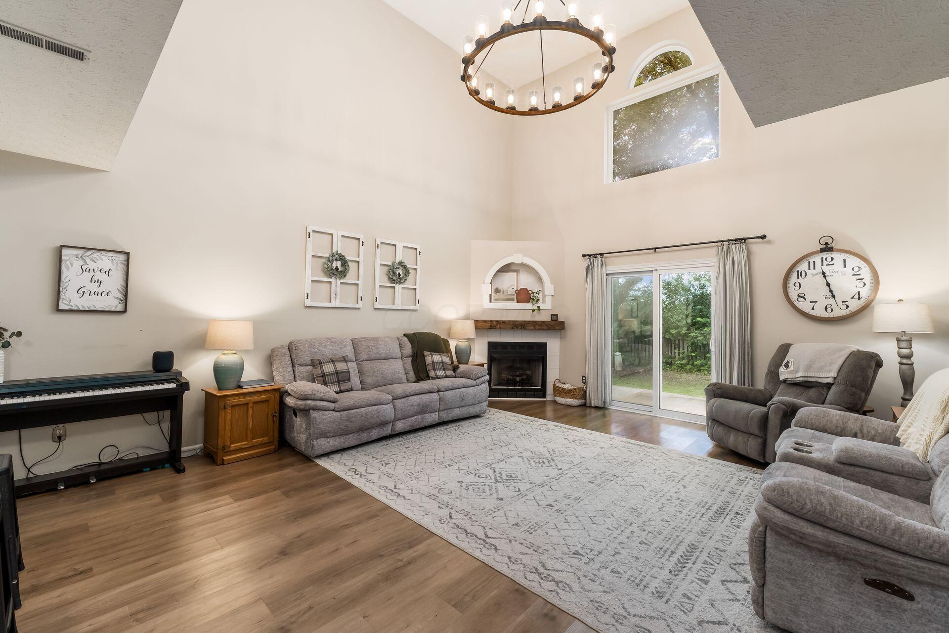 4867 Fosterson Drive