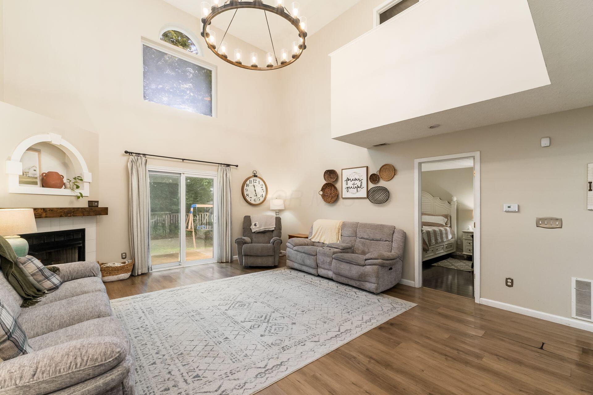 4867 Fosterson Drive