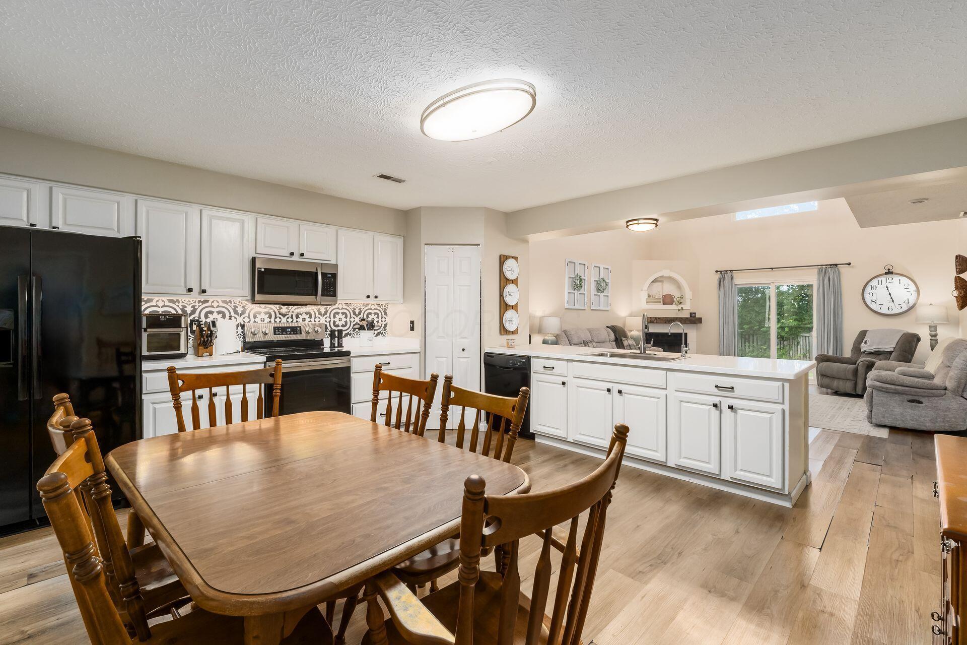 4867 Fosterson Drive