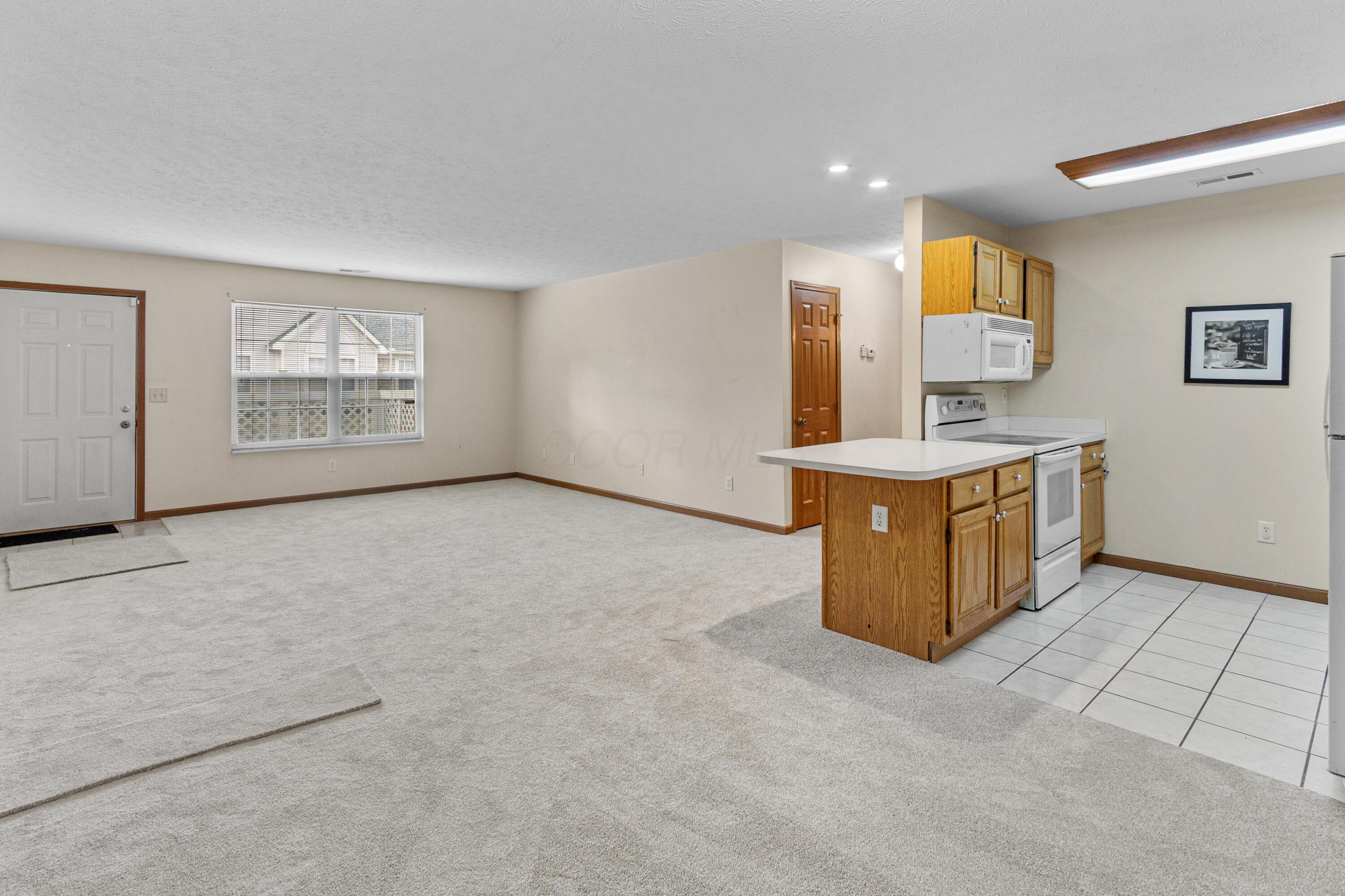 185 Groveport Pike, 14D 14D