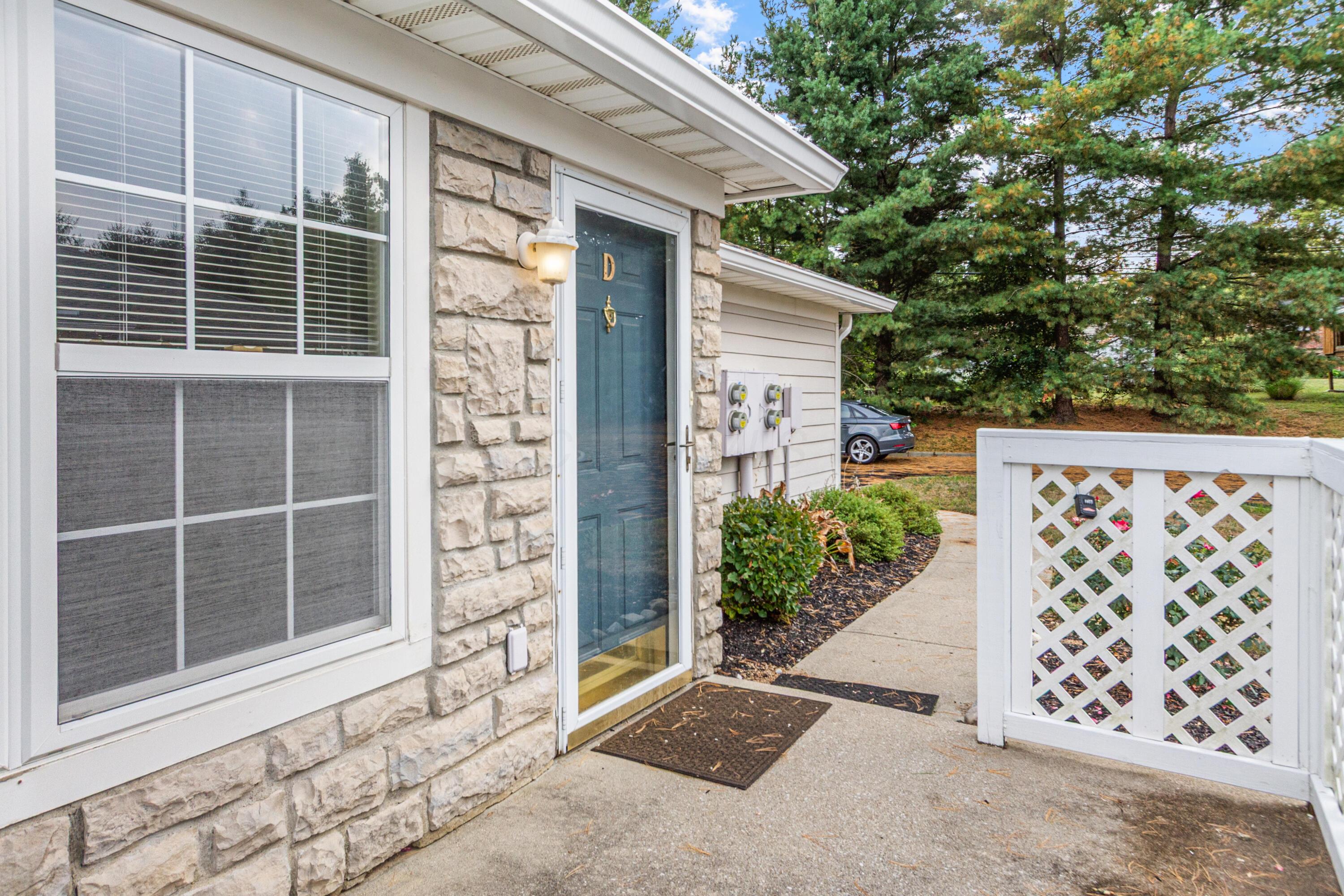 185 Groveport Pike, 14D 14D