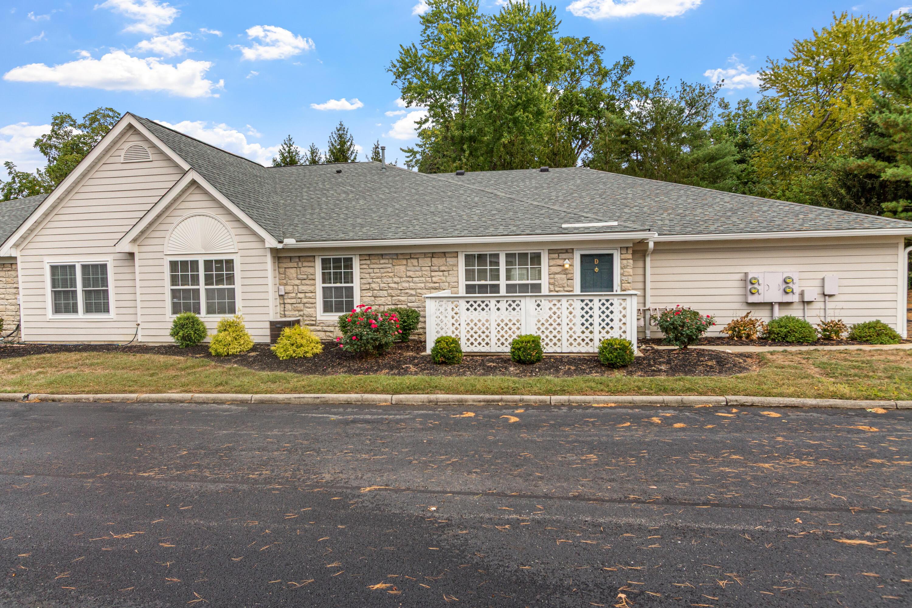 185 Groveport Pike, 14D 14D