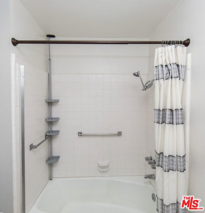 6124 Buckingham 307