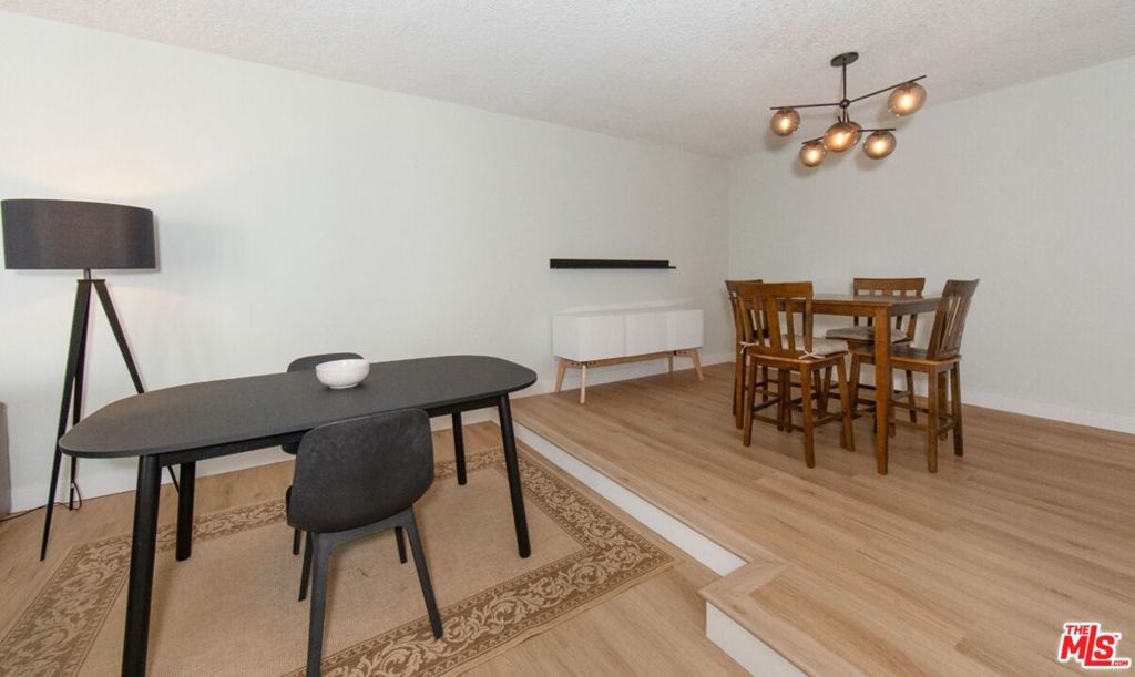 6124 Buckingham 307