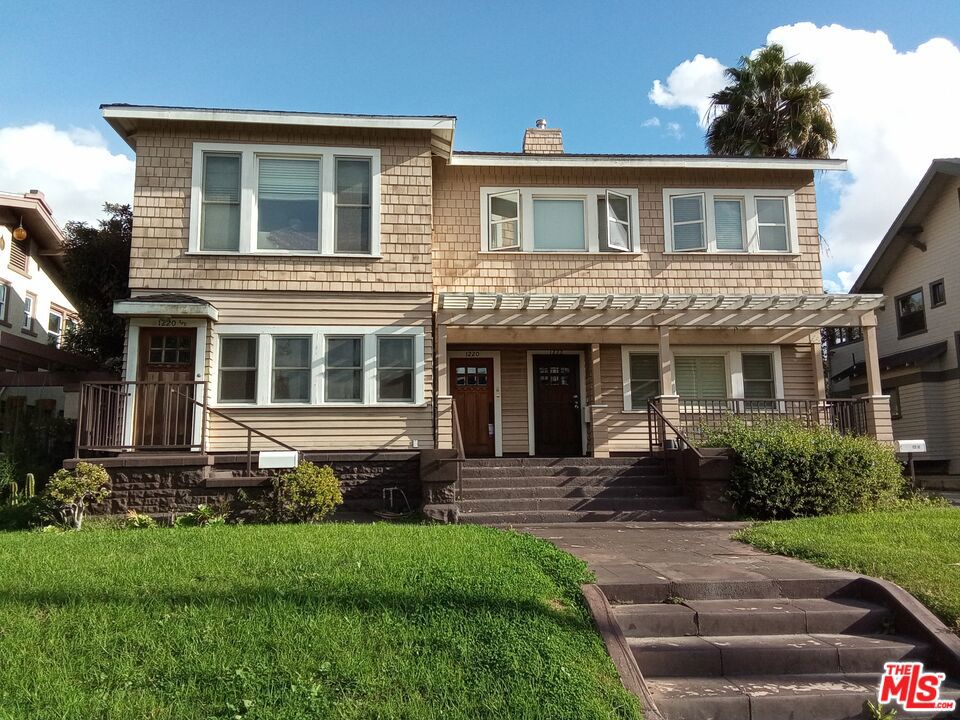 1220 3rd Avenue