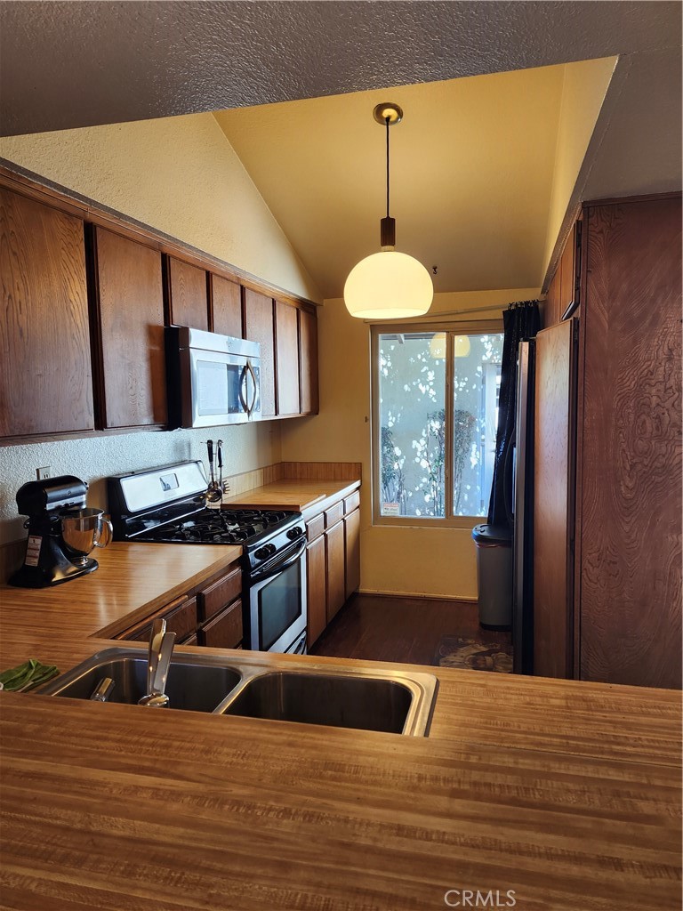 1665 Aspen Village Way