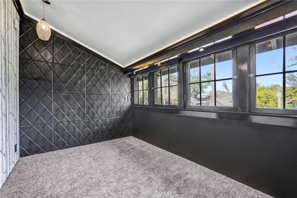 102 E Mountain Street