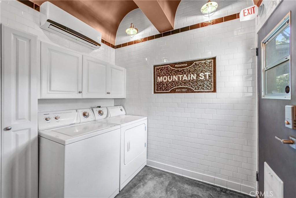 102 E Mountain Street