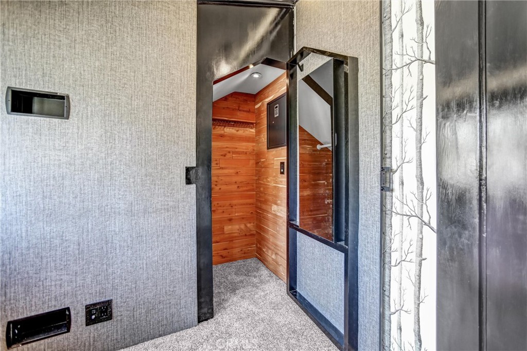 102 E Mountain Street