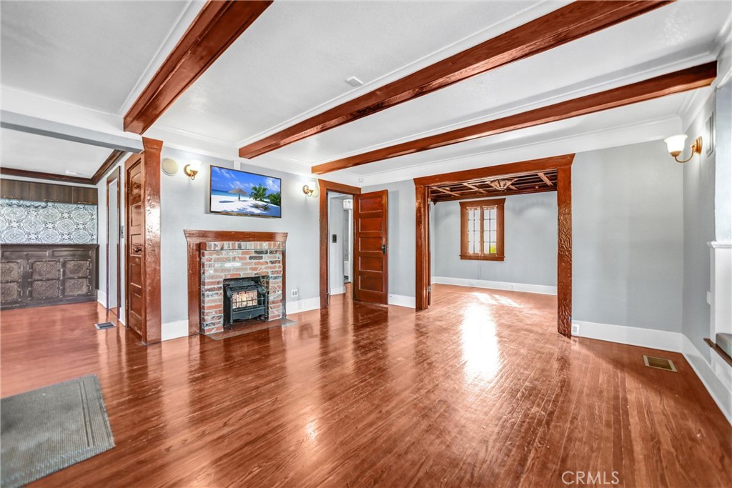 102 E Mountain Street