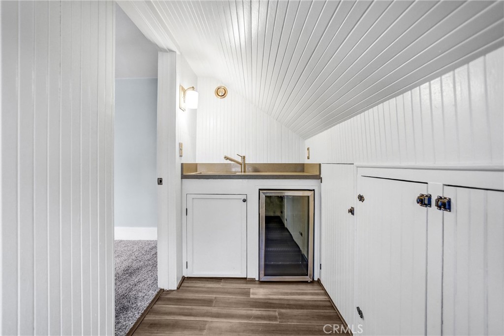 102 E Mountain Street