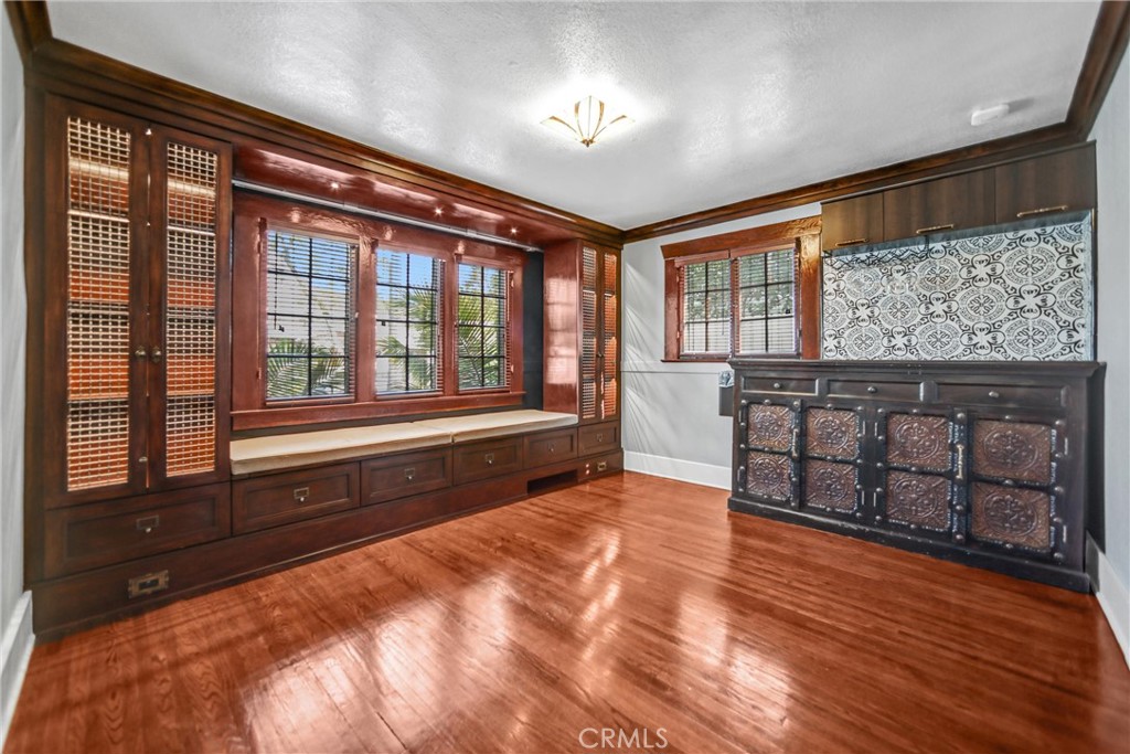 102 E Mountain Street