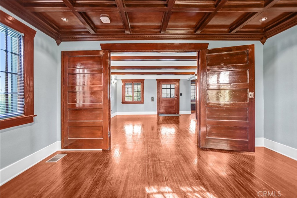 102 E Mountain Street