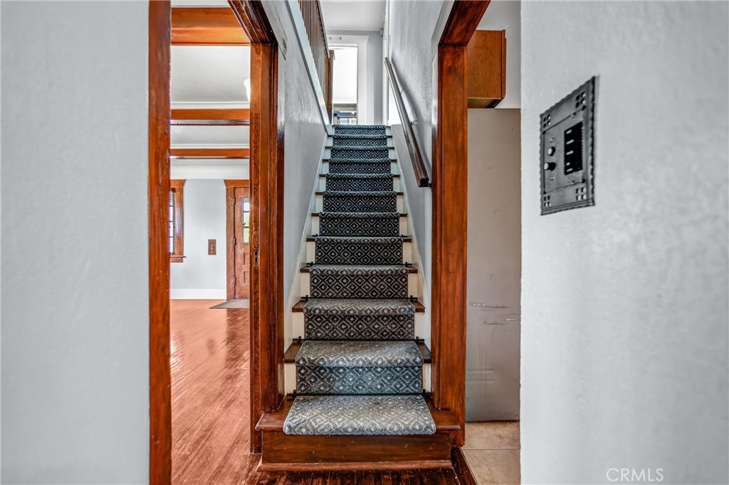 102 E Mountain Street