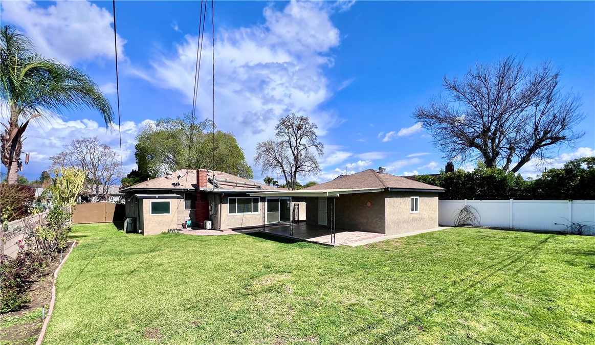 1832 W Foster Avenue