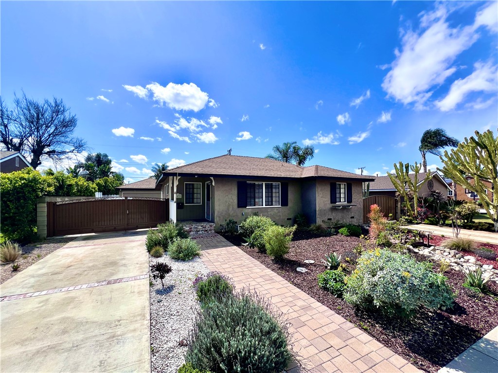 1832 W Foster Avenue