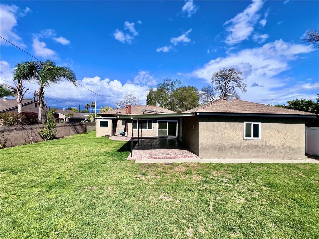 1832 W Foster Avenue