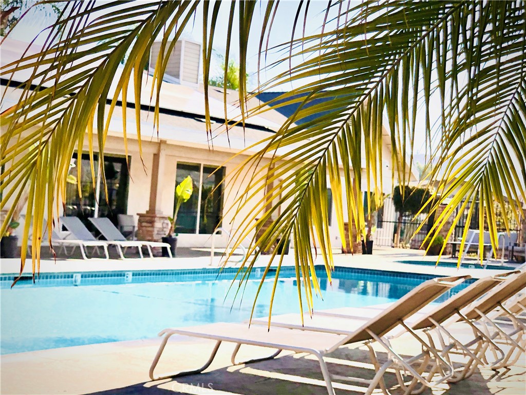 5815 E La Palma NW 187