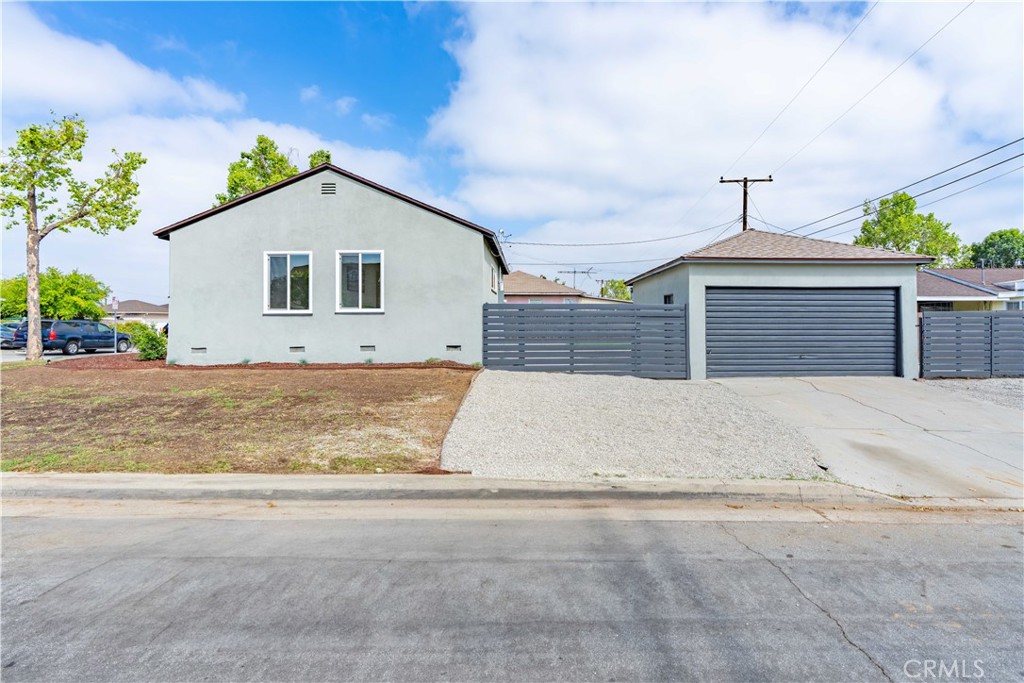 14445 Reis Street