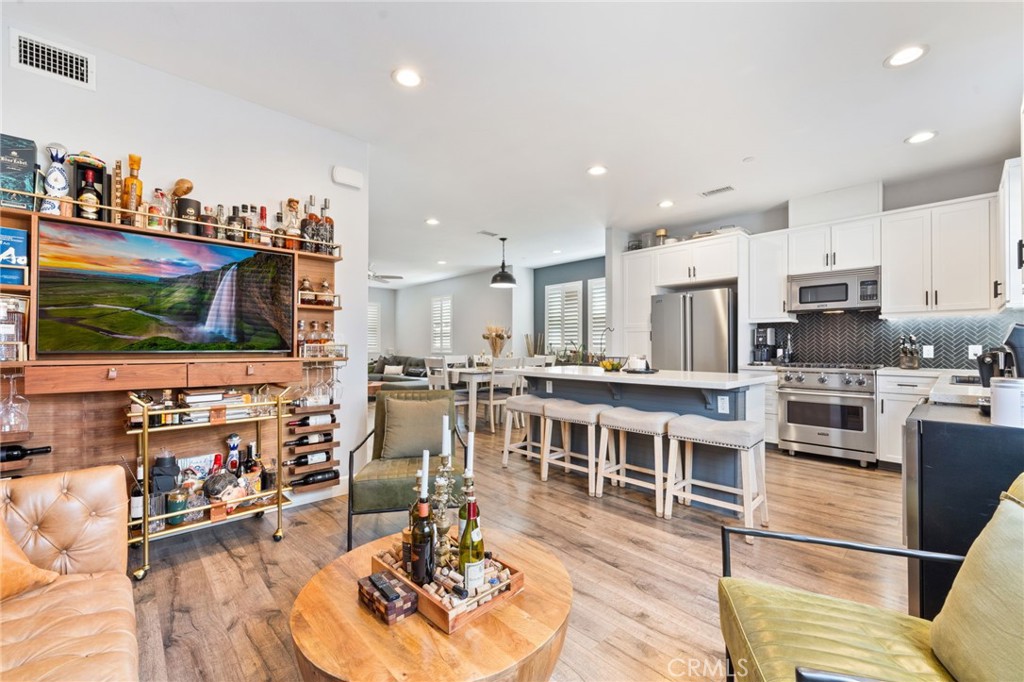 9861 Alburtis Avenue 25