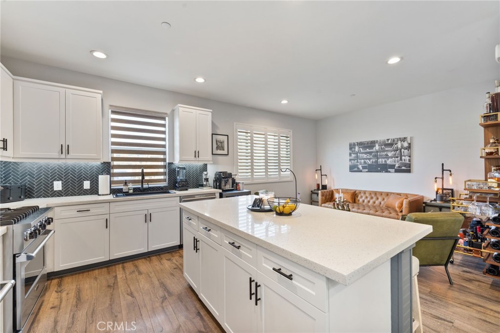 9861 Alburtis Avenue 25